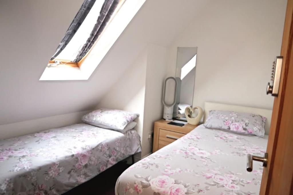 Hen & Stag Retreat Weekend Stay Sleeps 10 To 30 セットフォード エクステリア 写真