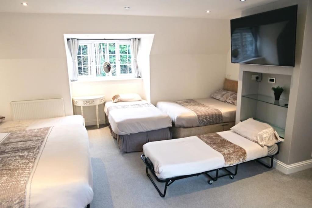 Hen & Stag Retreat Weekend Stay Sleeps 10 To 30 セットフォード エクステリア 写真
